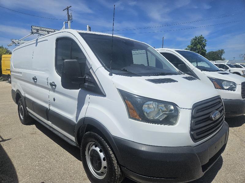 Ford Transit 250 Van Low Roof 60/40 Pass.130-in. WB 2016