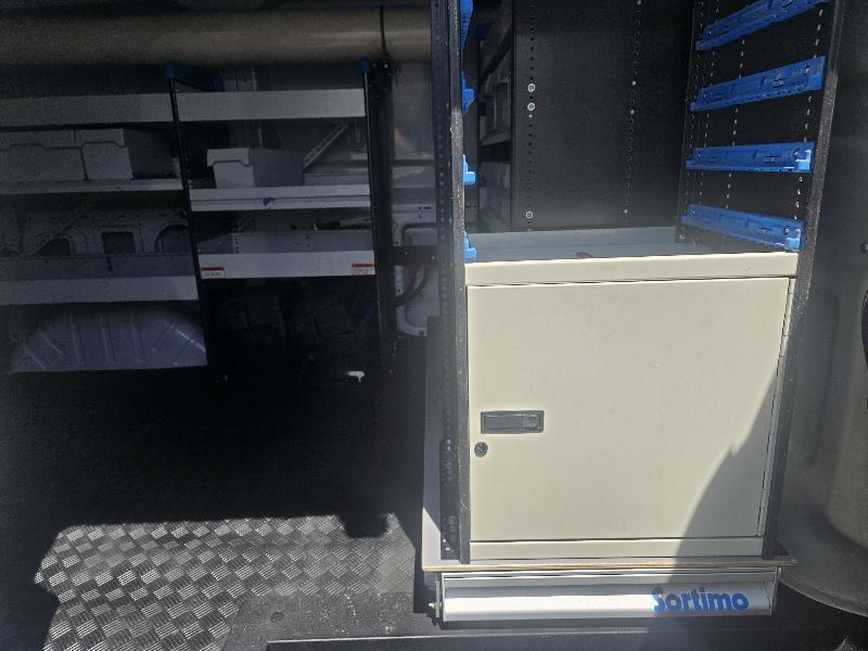 Ford Transit 250 Van Low Roof 60/40 Pass.130-in. WB 2016