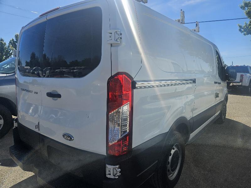 Ford Transit 150 Van Low Roof w/Sliding Pass. 130-in. WB 2017