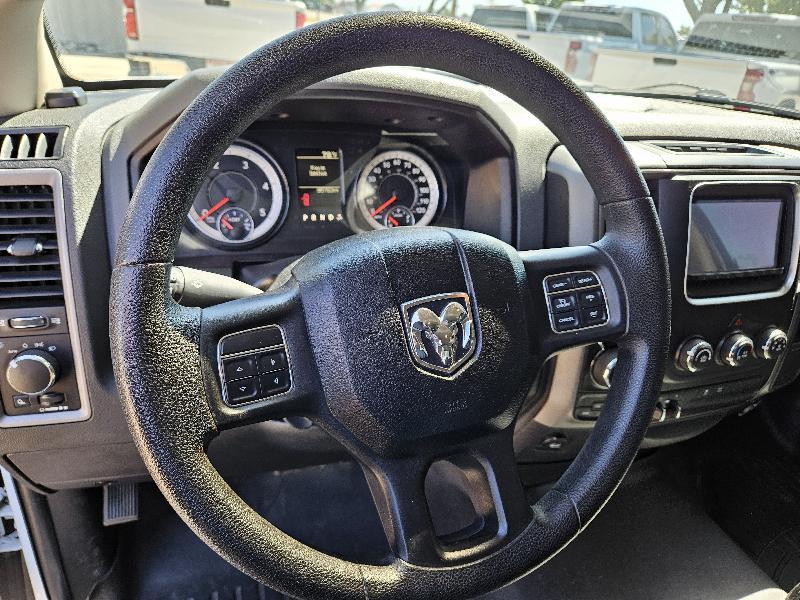 RAM 1500 Tradesman Quad Cab 4WD 2016