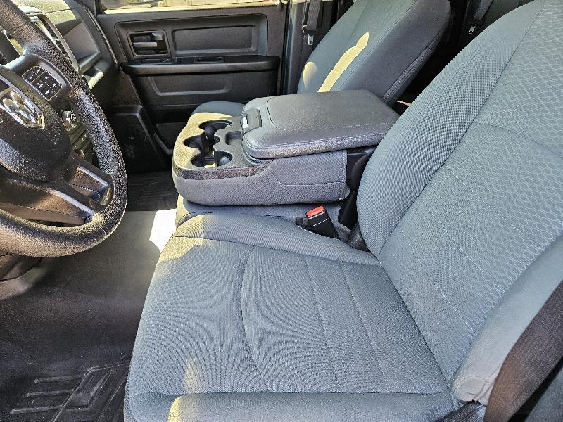 RAM 1500 Tradesman Quad Cab 4WD 2016