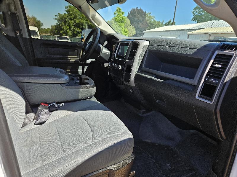 RAM 1500 Tradesman Quad Cab 4WD 2016