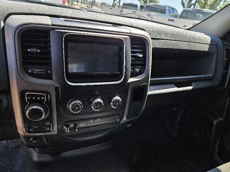 RAM 1500 Tradesman Quad Cab 4WD 2016