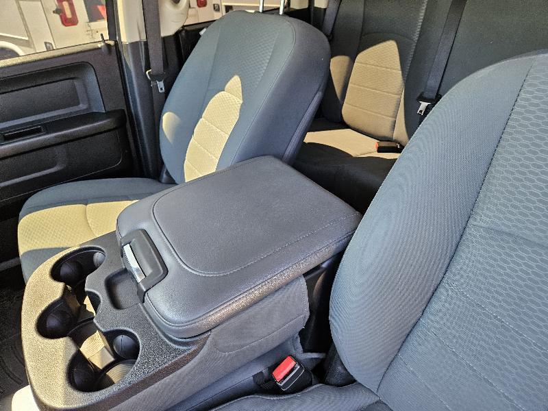 RAM 1500 Tradesman Quad Cab 4WD 2016