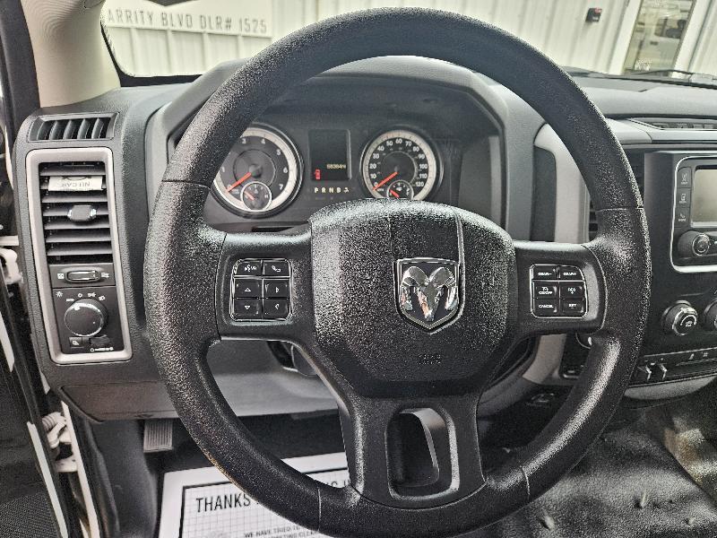 RAM 1500 Tradesman Quad Cab 4WD 2017