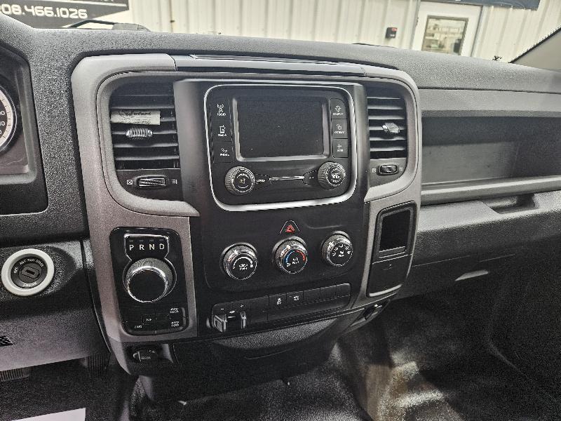 RAM 1500 Tradesman Quad Cab 4WD 2017