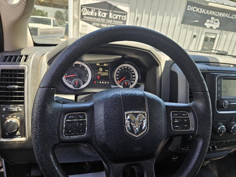 RAM 1500 Tradesman Quad Cab 4WD 2018