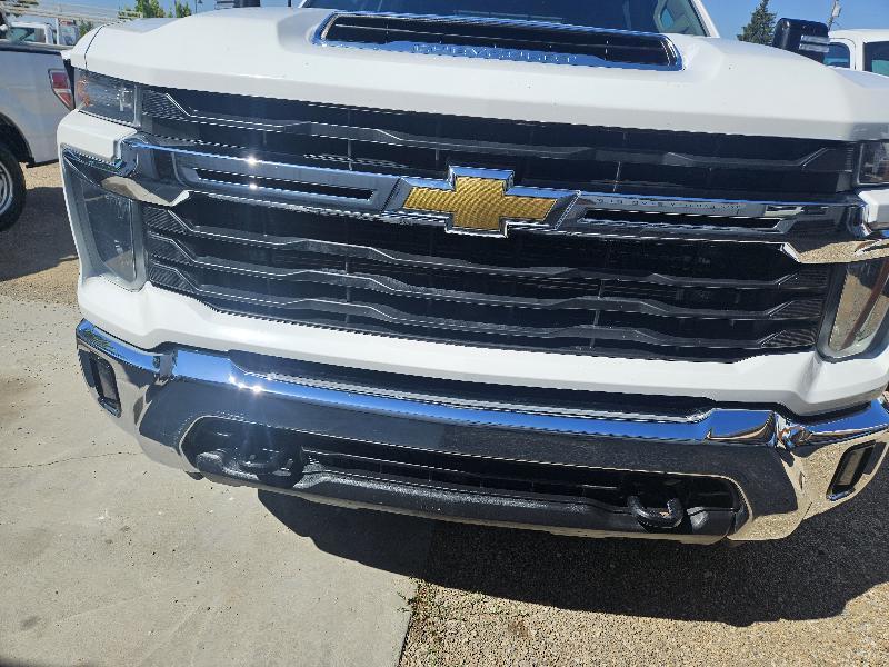 Chevrolet Silverado 2500HD LT Crew Cab Long Box 4WD 2024