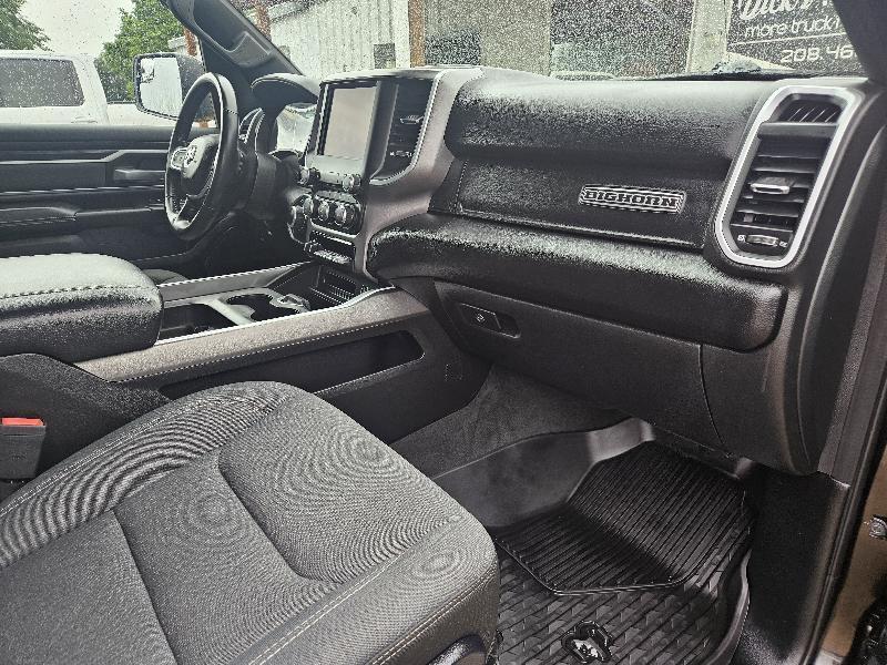RAM 1500 Big Horn Crew Cab SWB 4WD 2021