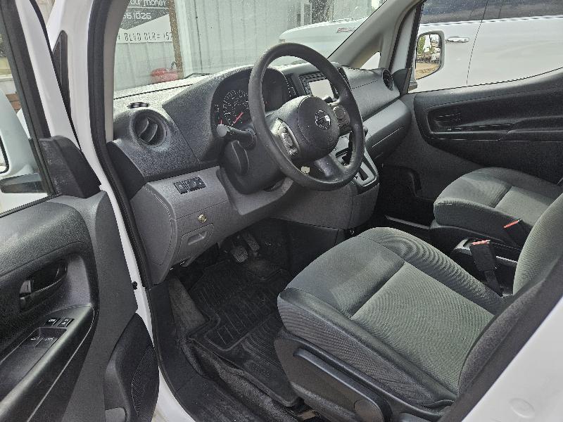 Nissan NV200 SV 2015