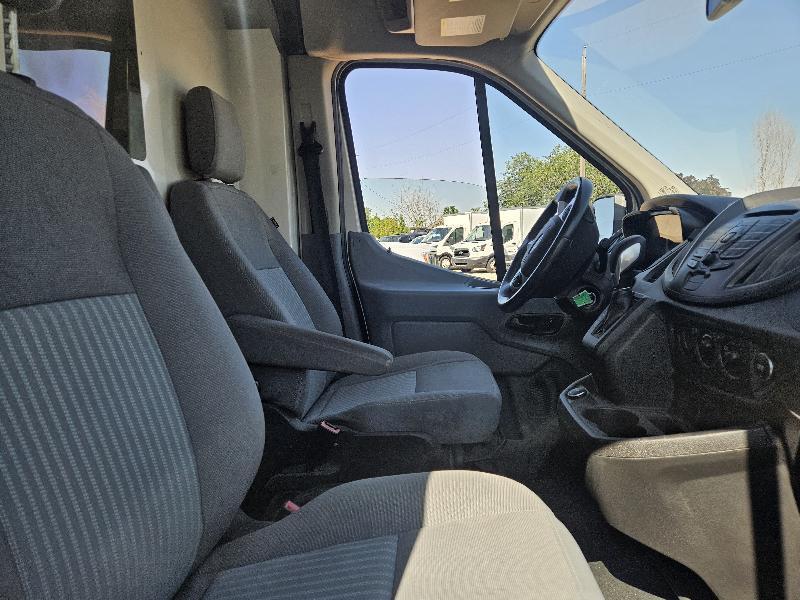 Ford Transit 250 Van High Roof w/Sliding Pass. 148-in. WB 2017