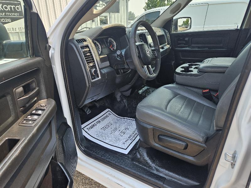 RAM 1500 Tradesman Crew Cab SWB 4WD 2018