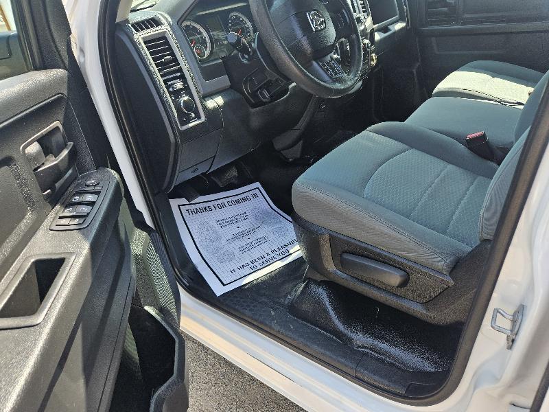 RAM 1500 Tradesman Quad Cab 4WD 2017