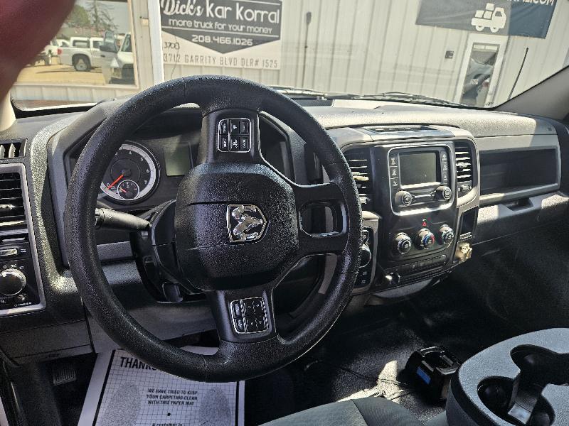 RAM 1500 Tradesman Quad Cab 4WD 2017