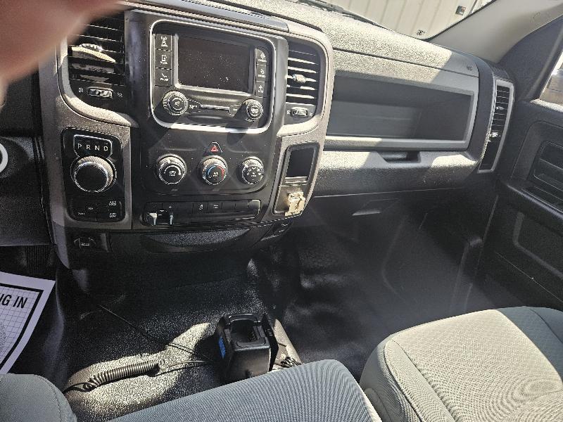 RAM 1500 Tradesman Quad Cab 4WD 2017