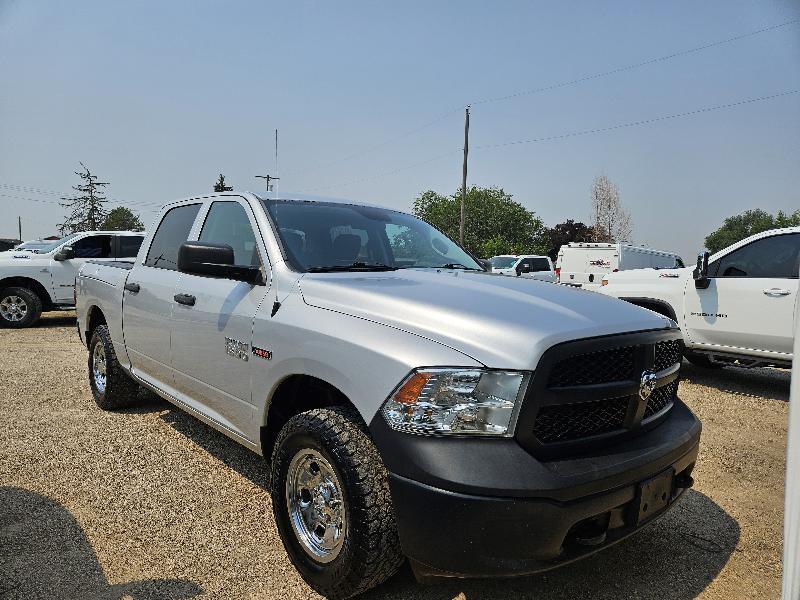 RAM 1500 Tradesman Crew Cab SWB 4WD 2017