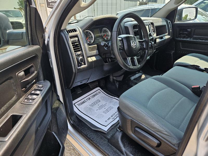 RAM 1500 Tradesman Crew Cab SWB 4WD 2017