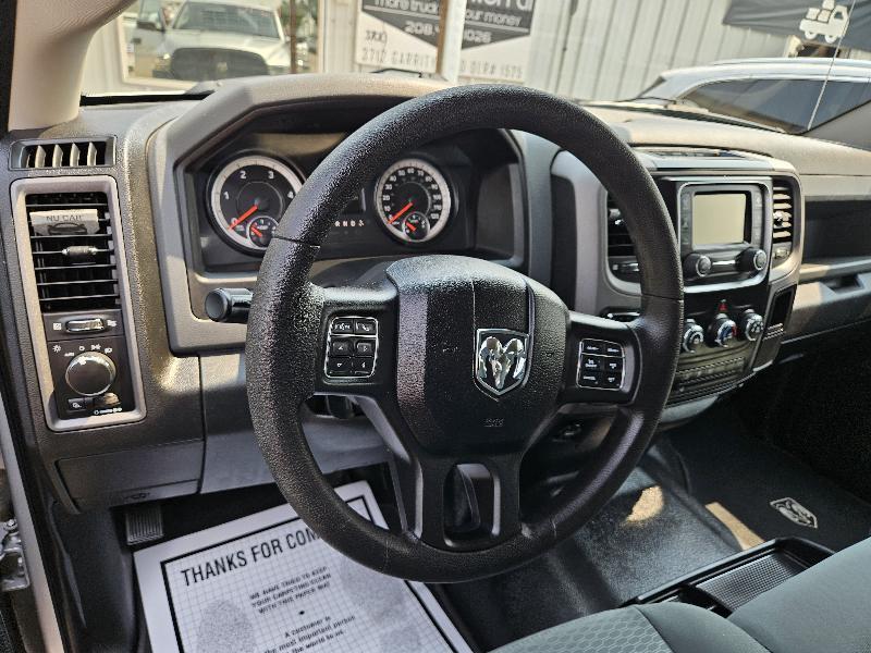 RAM 1500 Tradesman Crew Cab SWB 4WD 2017