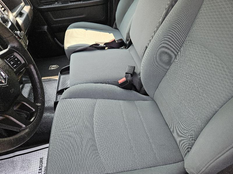 RAM 1500 Tradesman Crew Cab SWB 4WD 2017