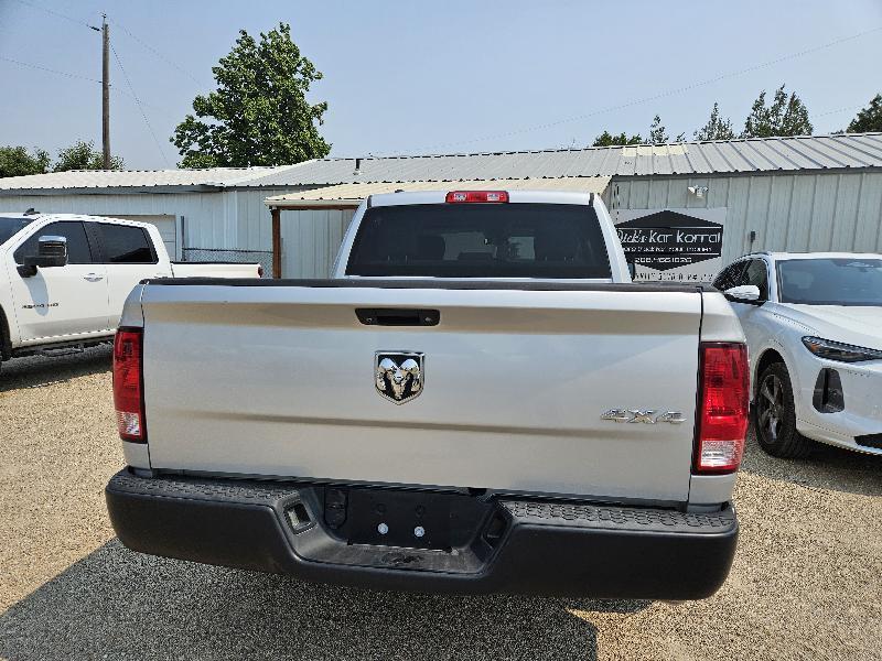 RAM 1500 Tradesman Crew Cab SWB 4WD 2017