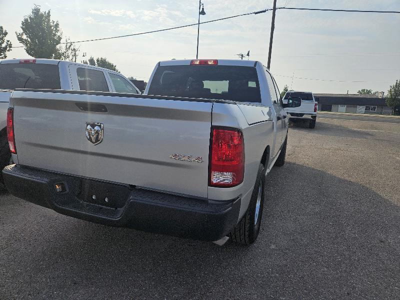 RAM 1500 Tradesman Crew Cab SWB 4WD 2017