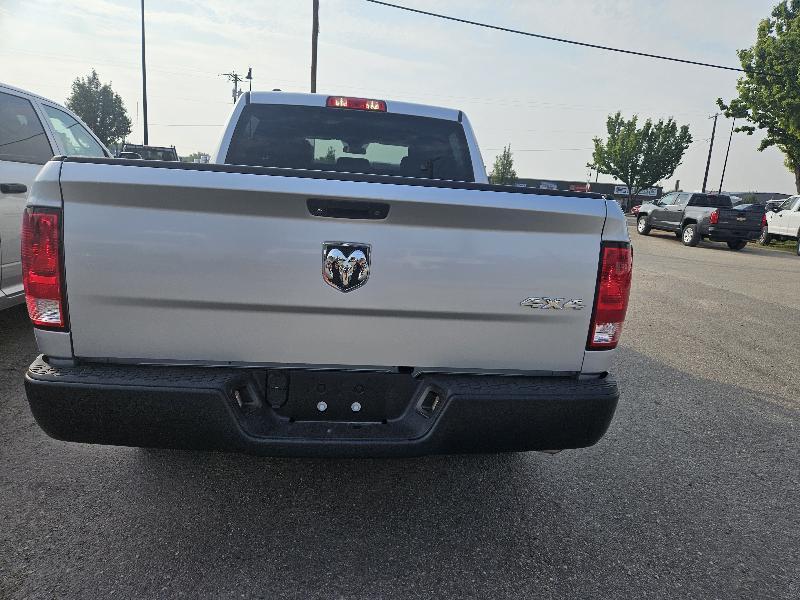RAM 1500 Tradesman Crew Cab SWB 4WD 2017