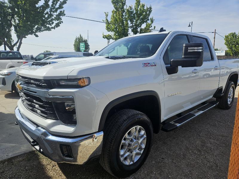 Chevrolet Silverado 2500HD LT Crew Cab Short Box 4WD 2025