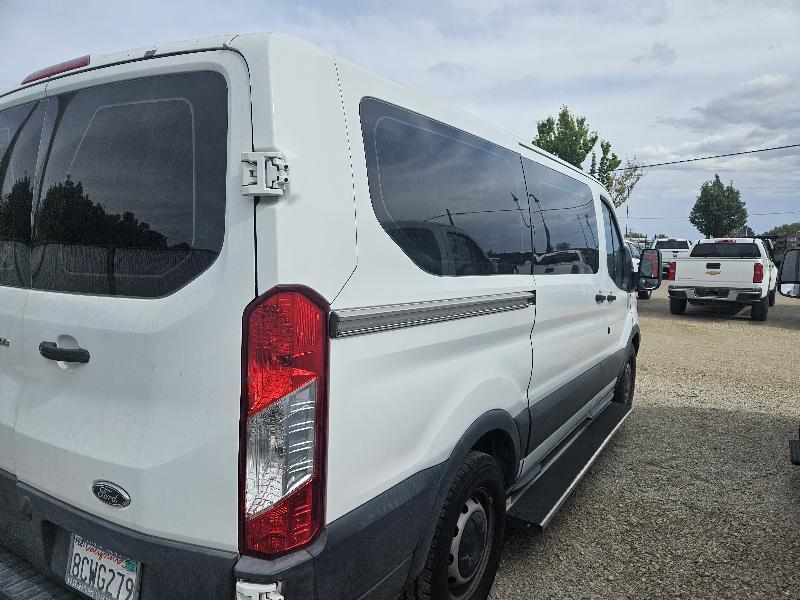Ford Transit 150 Wagon Low Roof XL w/Sliding Pass. 130-in. WB 2018