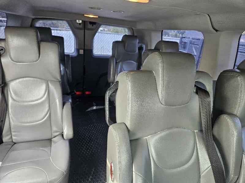 Ford Transit 150 Wagon Low Roof XL w/Sliding Pass. 130-in. WB 2018