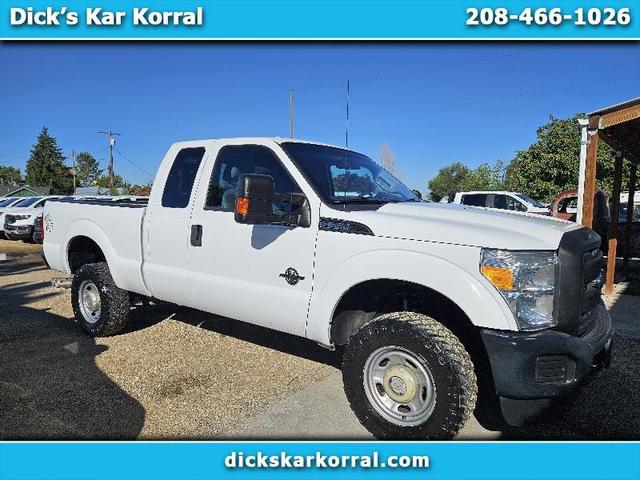 White 2015 Ford F-350 Super Duty Pickup Truck Four-Wheel Drive Automatic