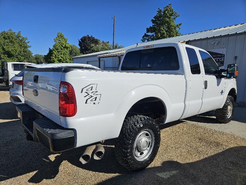 Ford F-350 SD XL SuperCab Short Bed 4WD 2015