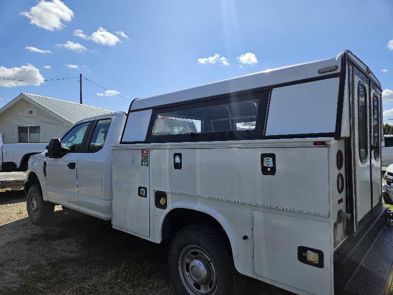 Ford F-250 SD XL SuperCab Long Bed 4WD 2017
