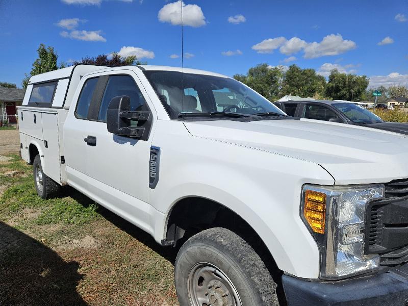 Ford F-250 SD XL SuperCab Long Bed 4WD 2017