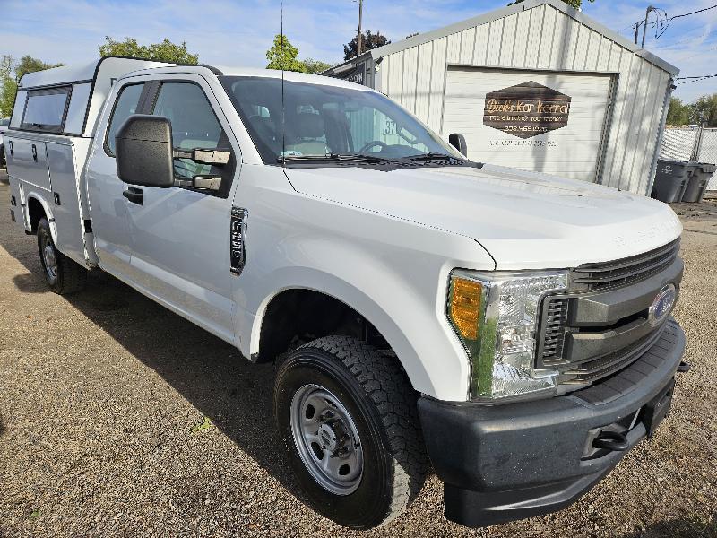 Ford F-250 SD XL SuperCab Long Bed 4WD 2017
