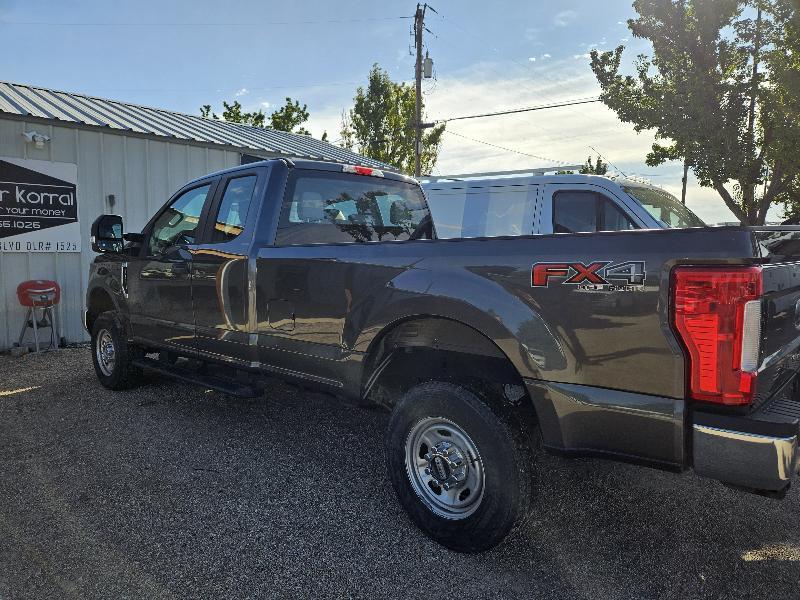 Ford F-250 SD XL SuperCab Long Bed 4WD 2018