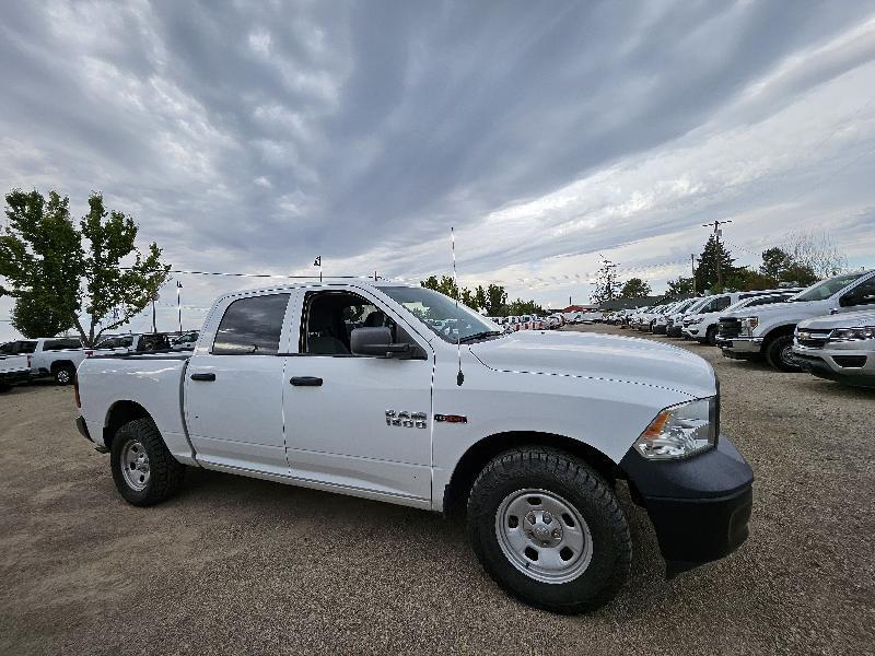 RAM 1500 Tradesman Crew Cab SWB 4WD 2016