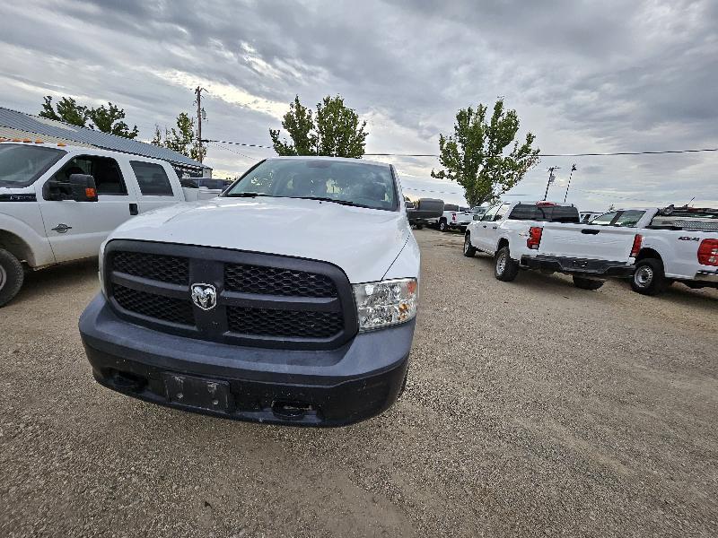 RAM 1500 Tradesman Crew Cab SWB 4WD 2016