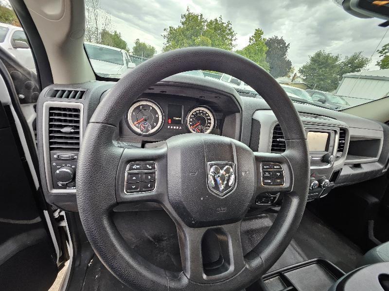 RAM 1500 Tradesman Crew Cab SWB 4WD 2016