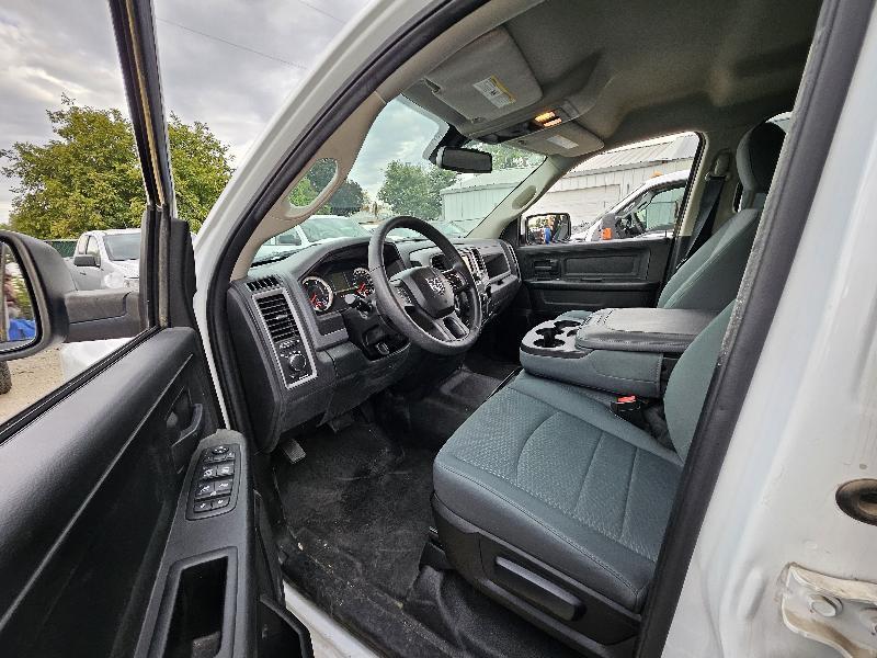 RAM 1500 Tradesman Crew Cab SWB 4WD 2016