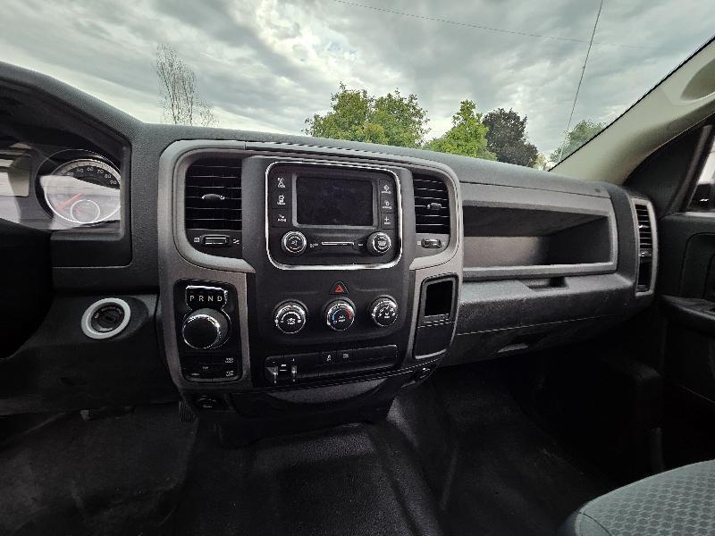 RAM 1500 Tradesman Crew Cab SWB 4WD 2016