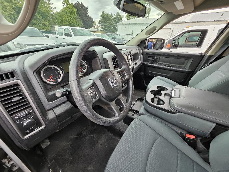 RAM 1500 Tradesman Crew Cab SWB 4WD 2016
