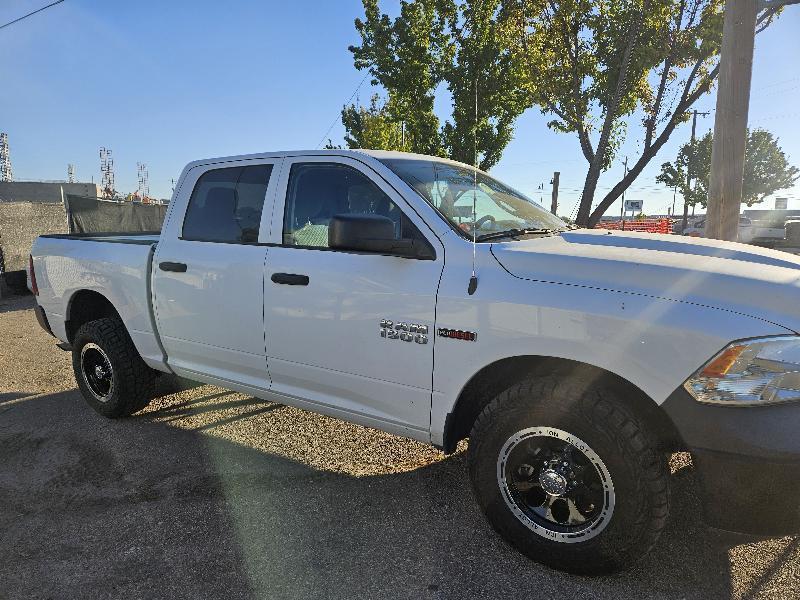 RAM 1500 Tradesman Crew Cab SWB 4WD 2016