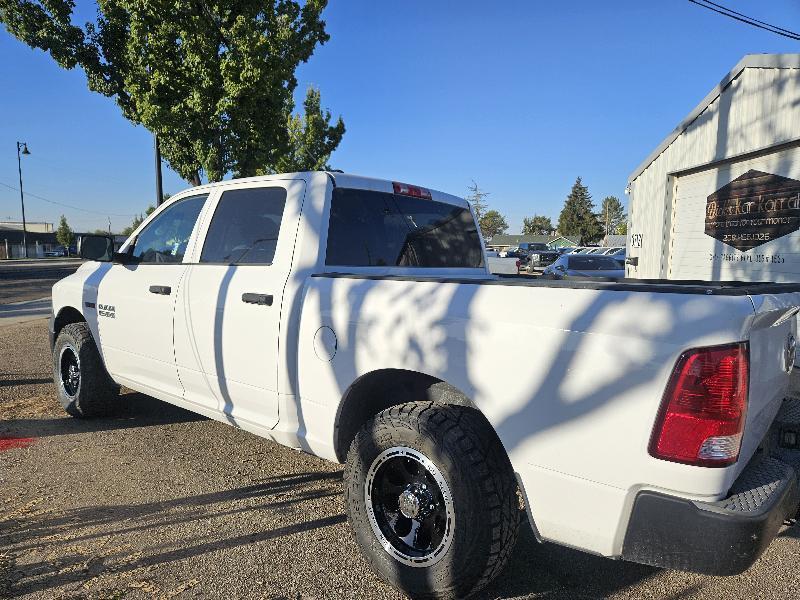RAM 1500 Tradesman Crew Cab SWB 4WD 2016