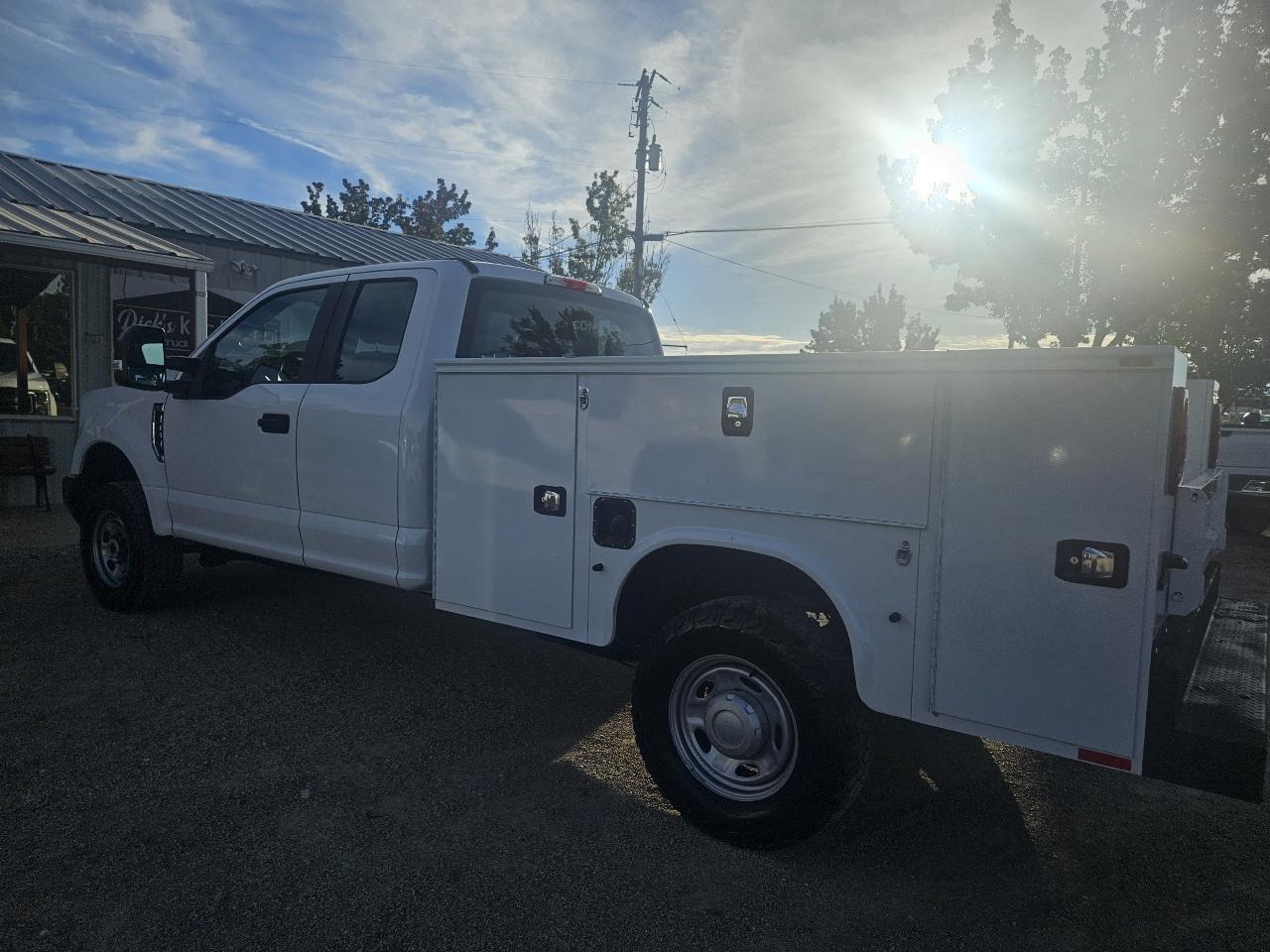Ford F-250 SD XL SuperCab Long Bed 4WD 2019