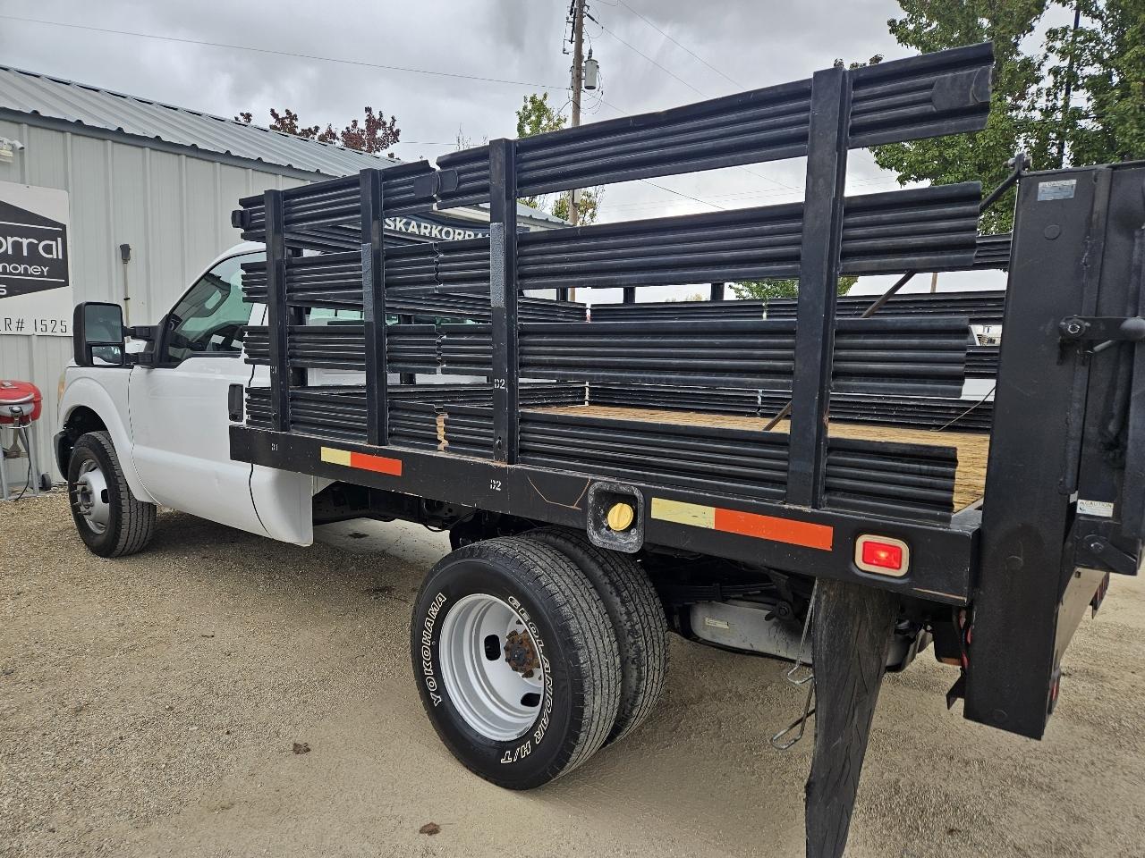 Ford F-350 SD XL DRW 2WD 2011