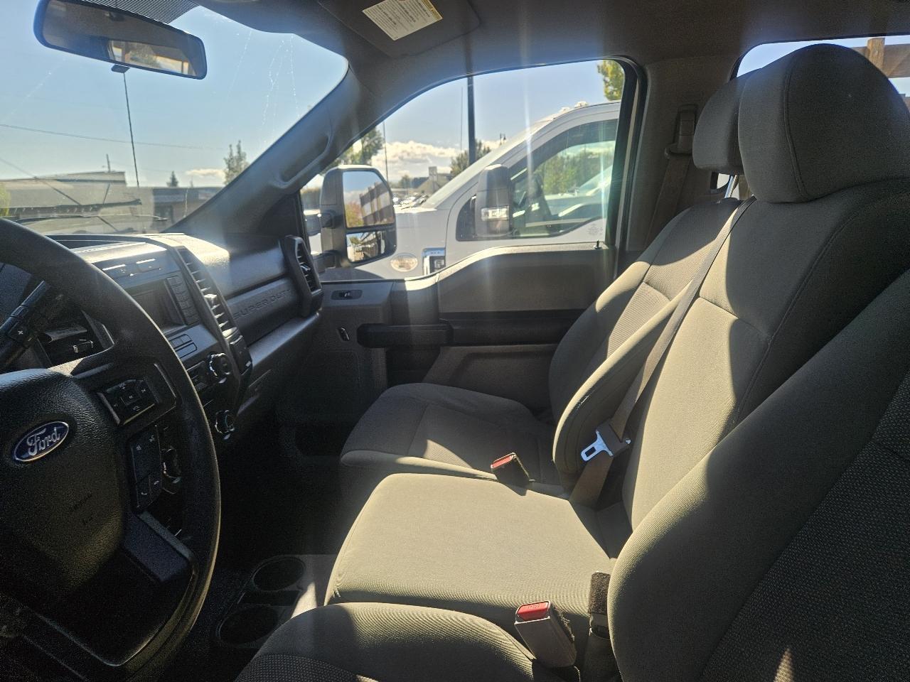 Ford F-350 SD XL Crew Cab Long Bed 4WD 2017