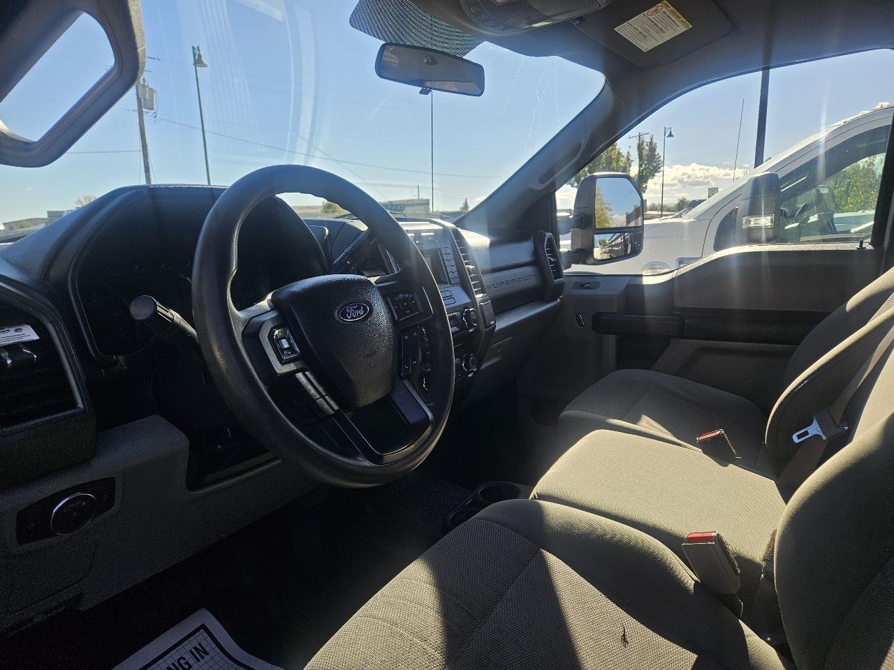 Ford F-350 SD XL Crew Cab Long Bed 4WD 2017