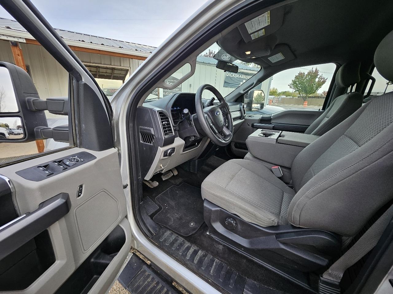 Ford F-250 SD XLT Crew Cab 4WD 2018