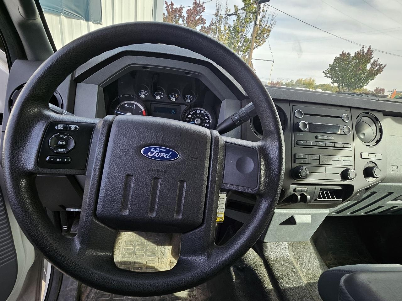 Ford F-450 SD XL Crew Cab DRW 4WD 2016