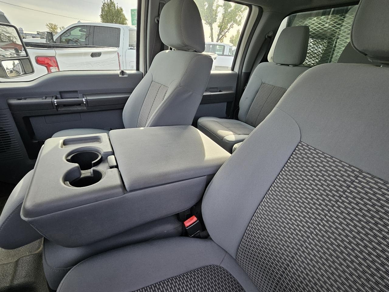 Ford F-450 SD XL Crew Cab DRW 4WD 2016